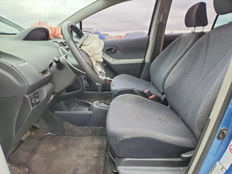 2010 TOYOTA YARIS BASE  