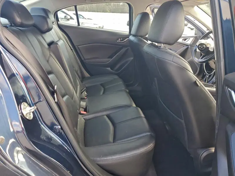 2017 MAZDA 3 TOURING  