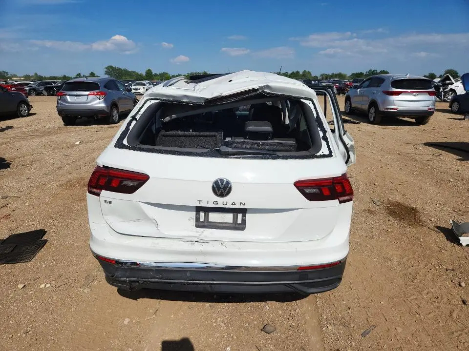 2022 VOLKSWAGEN TIGUAN SE  