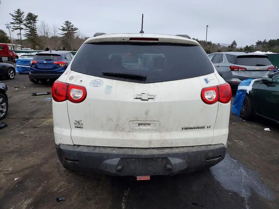 2010 CHEVROLET TRAVERSE LT  