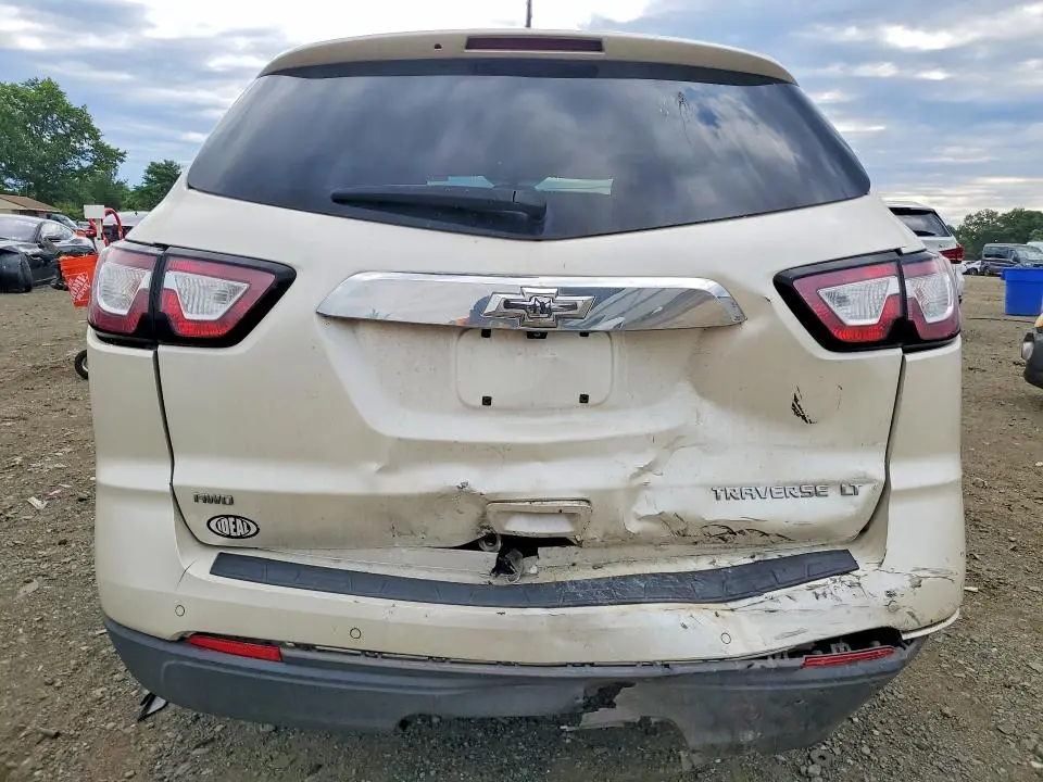 2014 CHEVROLET TRAVERSE LT  
