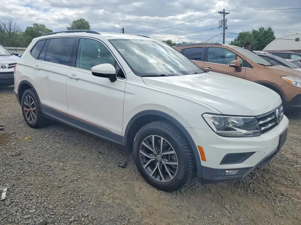 2018 VOLKSWAGEN TIGUAN SE  