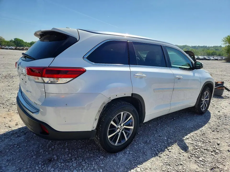 2017 TOYOTA HIGHLANDER XLE  