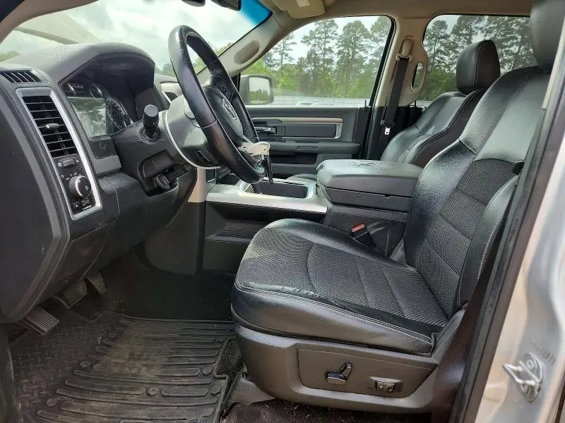 2017 RAM 1500 SLT  