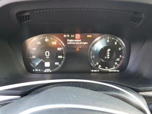 2021 VOLVO XC60 T6 MOMENTUM  