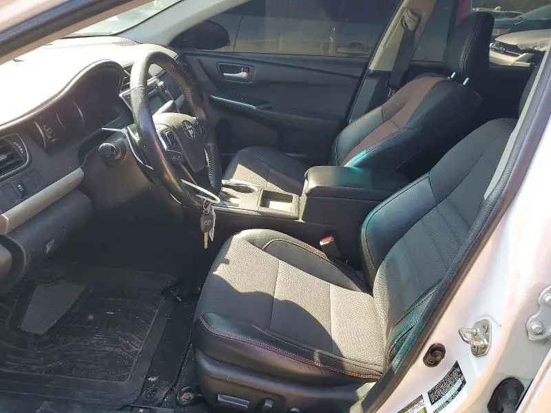 2016 TOYOTA CAMRY SE  