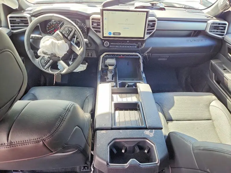 2025 TOYOTA TUNDRA CREWMAX SR5  