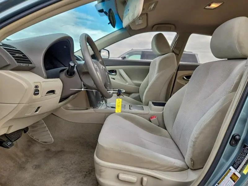 2010 TOYOTA CAMRY LE  