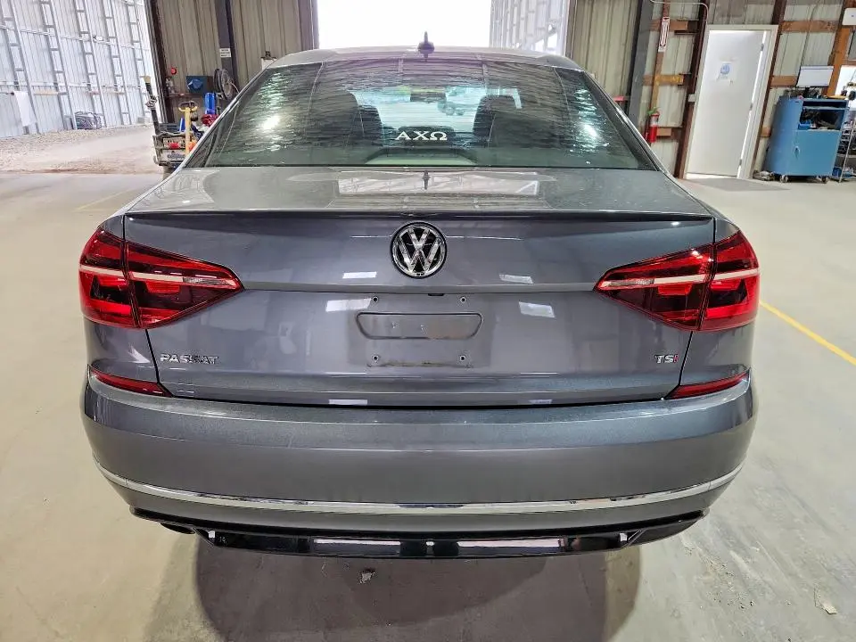 2018 VOLKSWAGEN PASSAT S  