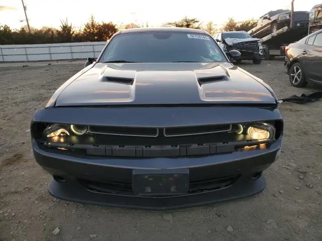 2015 DODGE CHALLENGER SXT  