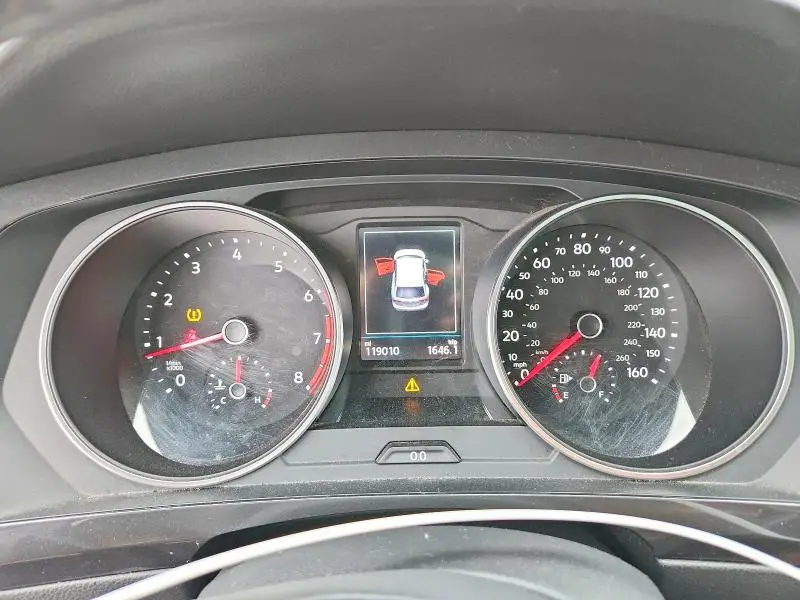 2018 VOLKSWAGEN TIGUAN SE  
