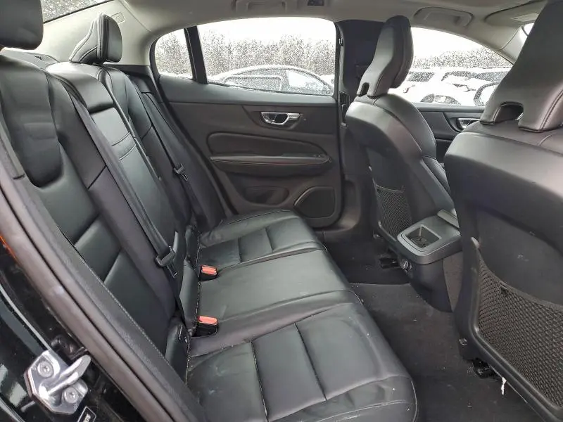 2020 VOLVO S60 T5 MOMENTUM  