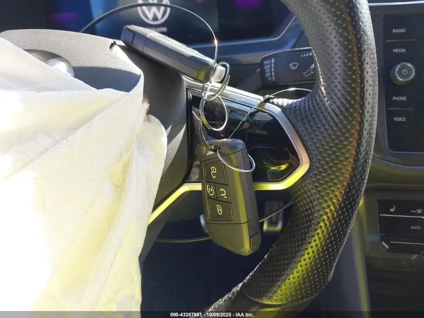 2022 VOLKSWAGEN TIGUAN SE R-LINE BLACK