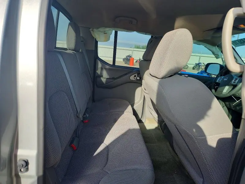 2017 NISSAN FRONTIER SV  