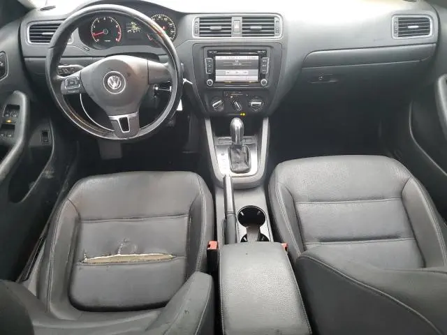 2011 VOLKSWAGEN JETTA SE  