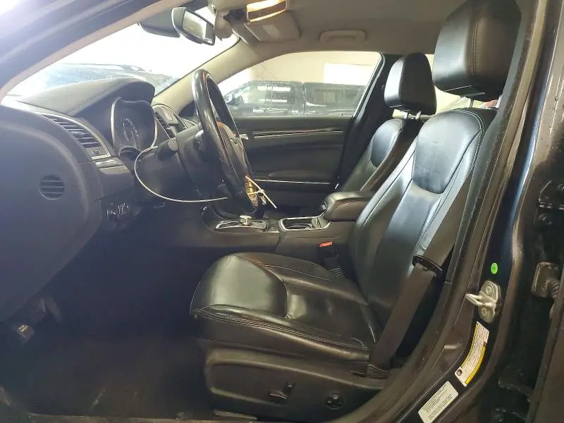 2016 CHRYSLER 300 LIMITED  