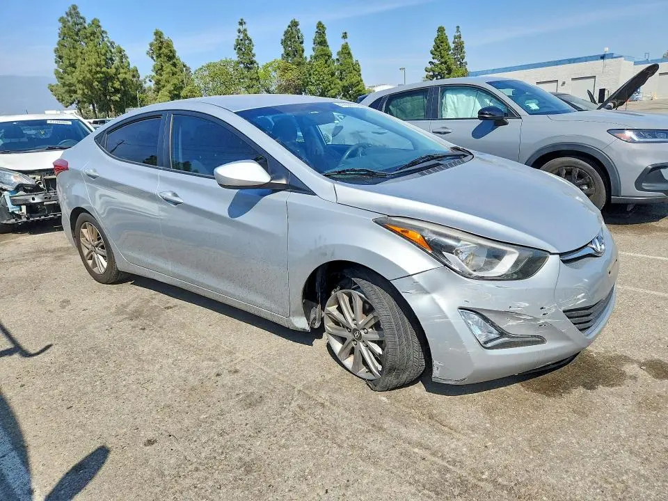 2014 HYUNDAI ELANTRA SE  