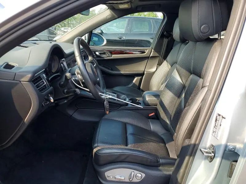 2023 PORSCHE MACAN BASE  