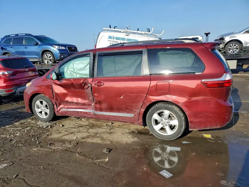 2015 TOYOTA SIENNA LE  