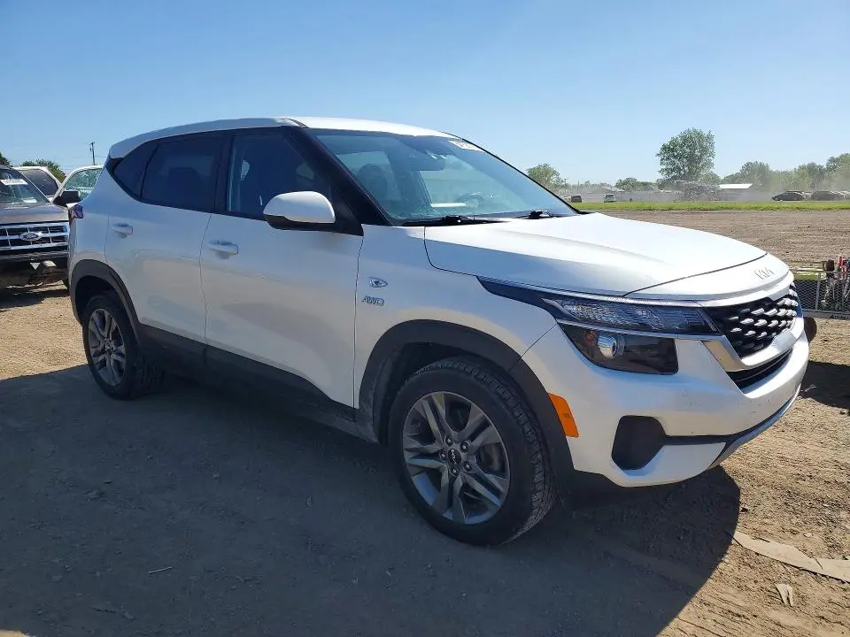 2022 KIA SELTOS LX  