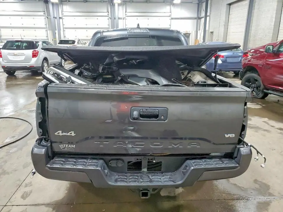 2023 TOYOTA TACOMA SR5 V6  