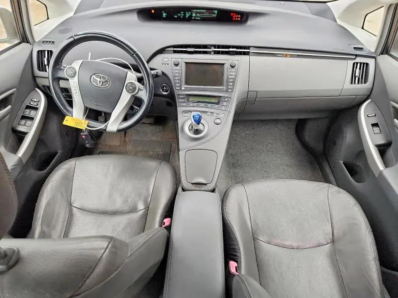 2010 TOYOTA PRIUS V  