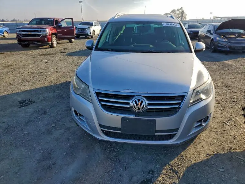 2010 VOLKSWAGEN TIGUAN S  