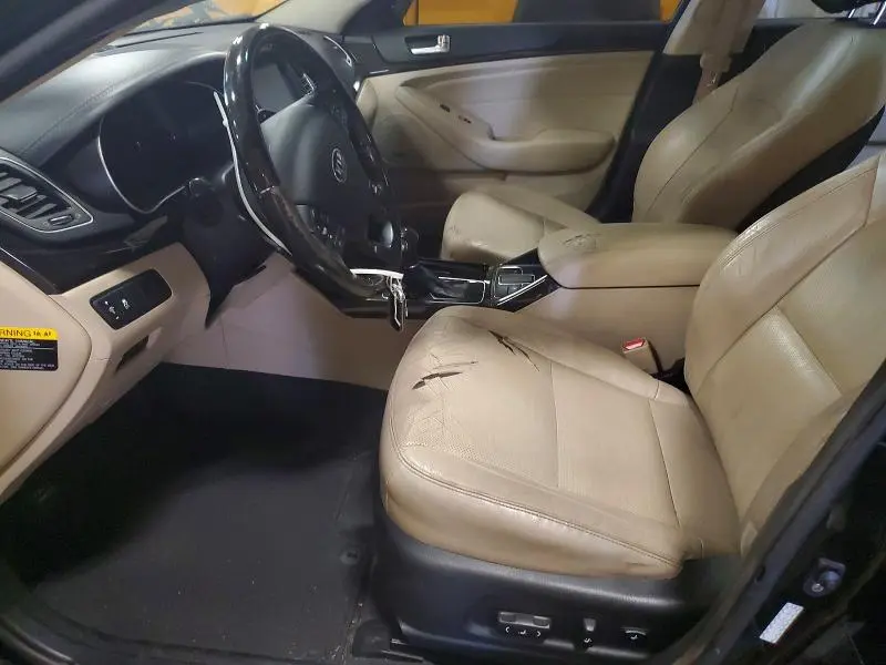 2016 KIA CADENZA LUXURY  