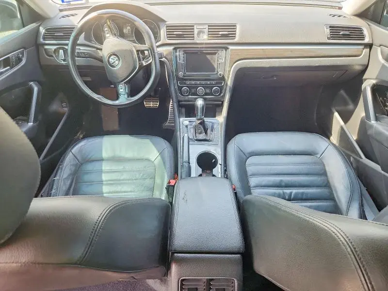 2016 VOLKSWAGEN PASSAT SEL  