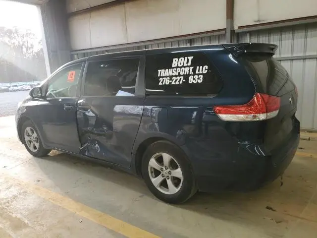 2011 TOYOTA SIENNA   