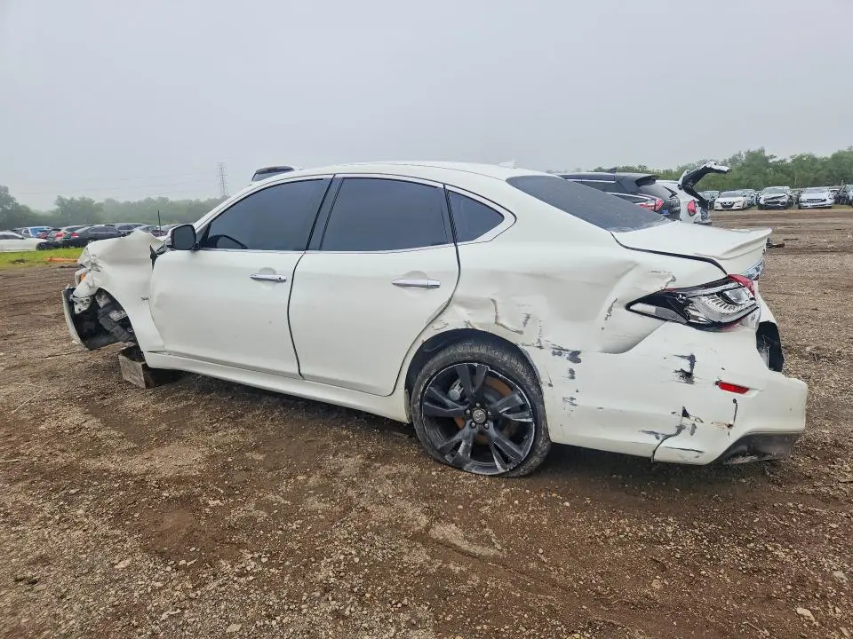 2018 INFINITI Q70 5.6 LUXE  