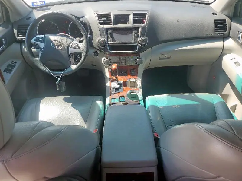 2013 TOYOTA HIGHLANDER LIMITED