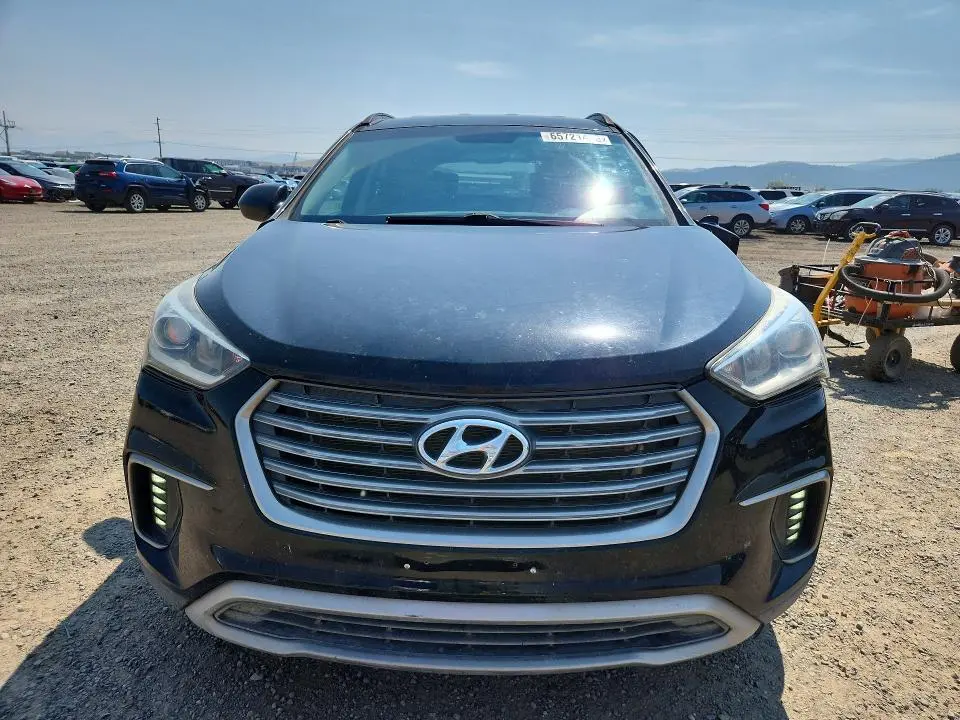 2017 HYUNDAI SANTA FE SE  