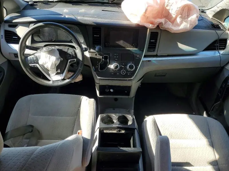 2015 TOYOTA SIENNA LE  