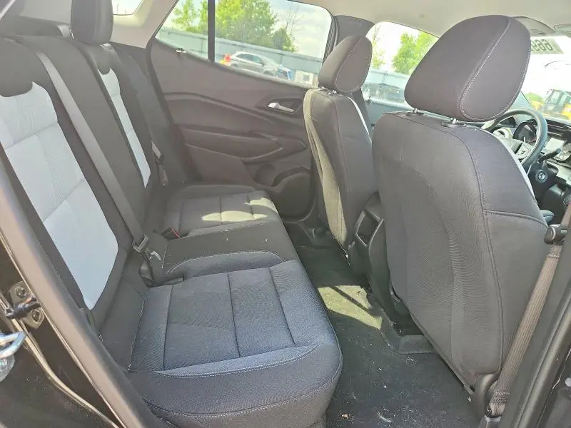 2025 CHEVROLET TRAX LS  