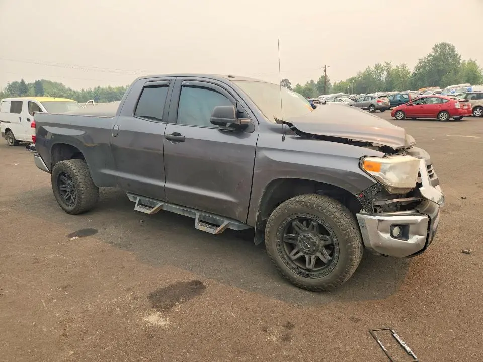 2015 TOYOTA TUNDRA SR5  
