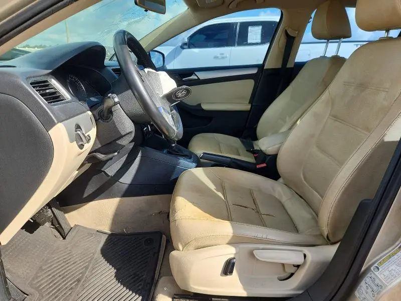 2013 VOLKSWAGEN JETTA SE  