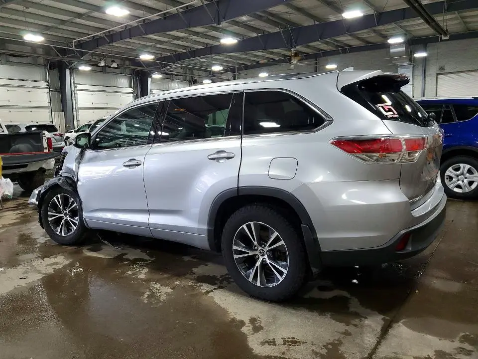 2016 TOYOTA HIGHLANDER XLE  