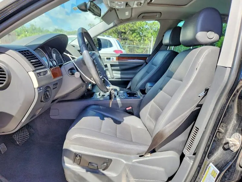 2010 VOLKSWAGEN TOUAREG TDI  