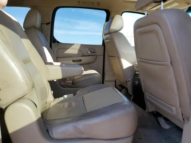 2011 CADILLAC ESCALADE ESV PREMIUM  