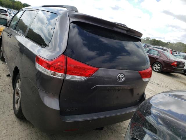 2011 TOYOTA SIENNA LE