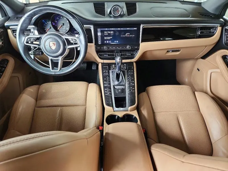 2020 PORSCHE MACAN   
