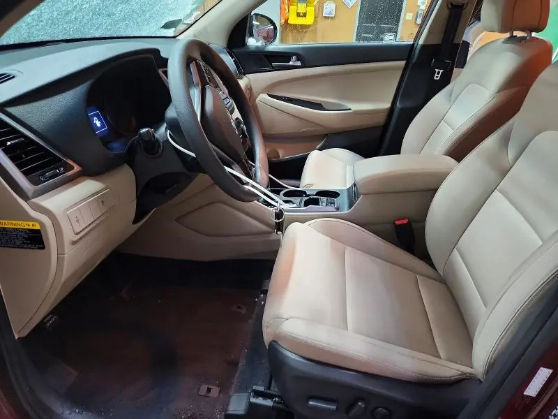 2016 HYUNDAI TUCSON SE  