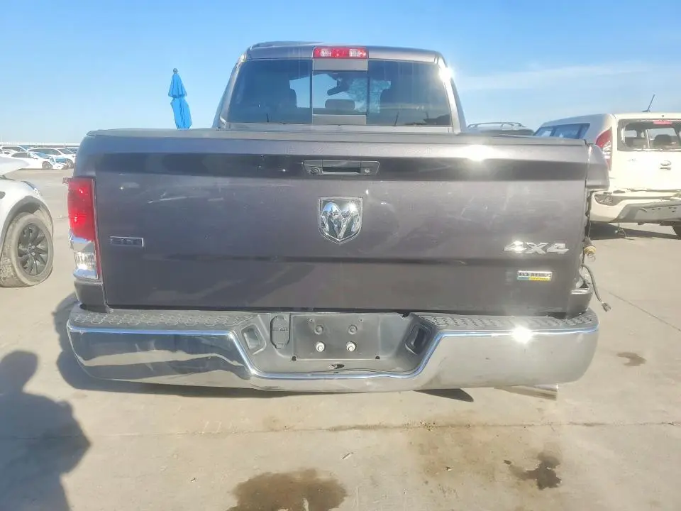 2018 RAM 1500 SLT  