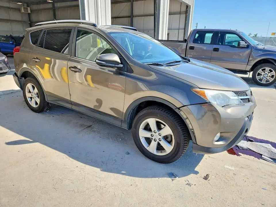 2014 TOYOTA RAV4 XLE  