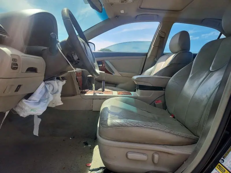 2010 TOYOTA CAMRY XLE V6  