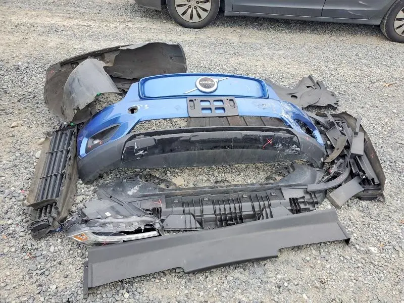 2021 VOLVO XC40 RECHARGE  