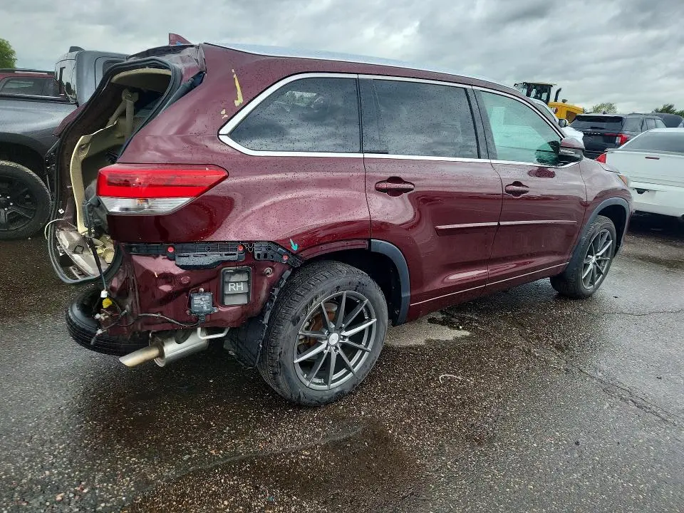 2017 TOYOTA HIGHLANDER LIMITED PLATINUM  