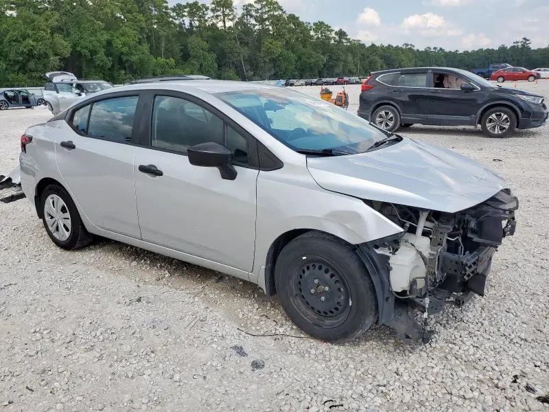 2021 NISSAN VERSA S  