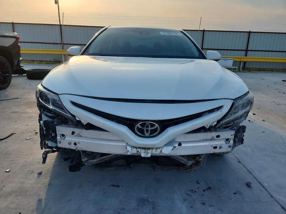 2018 TOYOTA CAMRY SE  